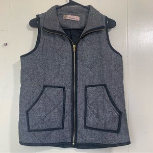 E2 Clothing Black Grey Zip Closure Vest Size Small.